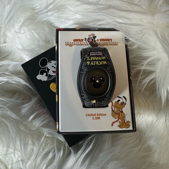 Disney Other - BRAND DEW Limited Edition Magicband 2 - Mickey and Minnie's Runaway Railway